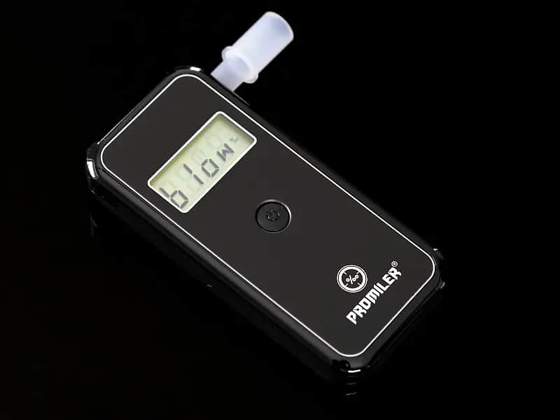 Ile kosztuje alkomat? Pełne koszty i wybór idealnego modelu