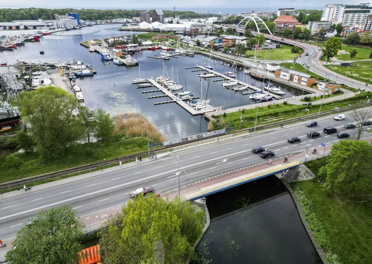 Warszawa-Kołobrzeg: Która trasa najszybsza, najtańsza i najwygodniejsza?