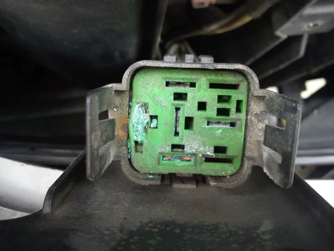 Peugeot 206: Bezpiecznik wentylatora chłodnicy gdzie i jaki kupić?