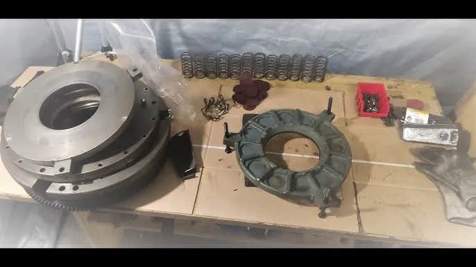 Ursus C-330: Regulacja sprzęgła (3 i 6 łapek) Zrób to sam!