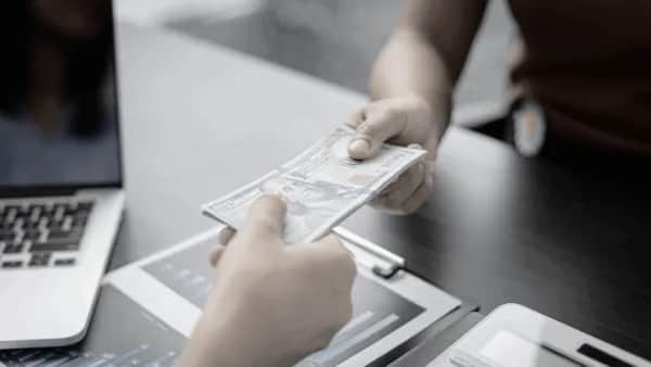 Ile zarabia kierowca ciężarówki w Polsce? Realne stawki 2024